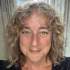 Headshot of Laura Shavin, voiceover artist - Confident, warm, approachable with a natural authority, heard on projects worldwide