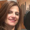 Headshot of Gloria, voiceover artist - Professional European Portuguese Female Voiceover Recordings